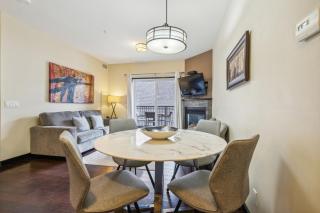 Cozy One Bedroom Condo with Indoor Pool and HotTub - 3