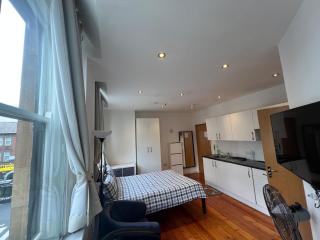 Modern Studio with King Street Views City Centre - 6