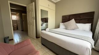 3 or 4 Beds Urban Escape Home - 7