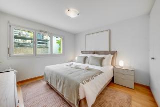 Spacious 3BR Lakeview Apartment with Terrace by GuestLee - 3
