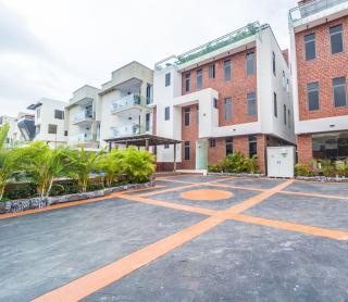 Studio/Swimming Pool/ Near airport/ Wi- Fi - 1