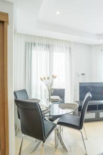 Top location /Wi - fi /Netflix - 8