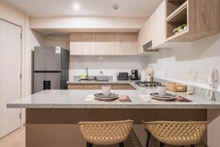 2BR Premium · Luz Natural · Larco· A/C· Recep 24H - 5