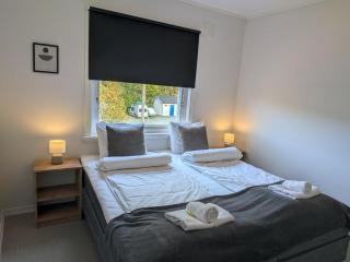 Aurora Fjord View Escape Narvik garden sleeps 10 - 0