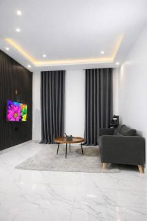 Airside Accra Pool, Gym & Airport Views - 8