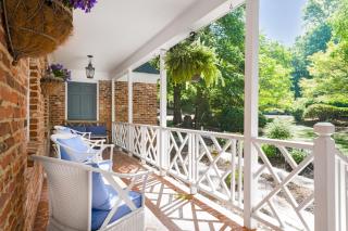 Colonial Gardens B & B - 1