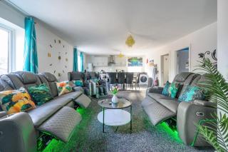 F2TH - Stylish Treehouse Flat in Batley - 6