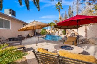 (Las Vegas Lux-Pool-Hot Tub - 8