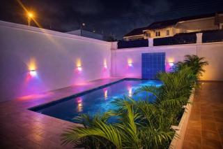 Pool / WIFI/ Spacious/ Near Airport - 7