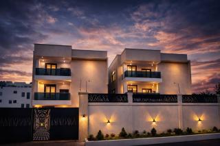 Pool / WIFI/ Spacious/ Near Airport - 5