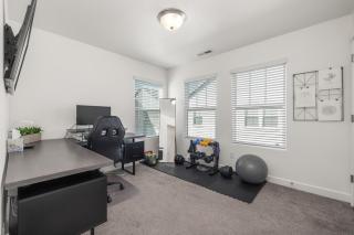Mountain Dreams-2 Car Garage - 7