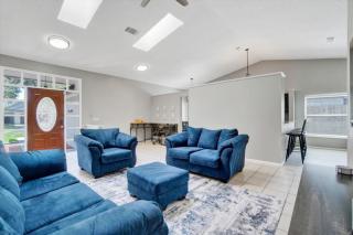 Sunroom Sanctuary-Hot Tub - 3
