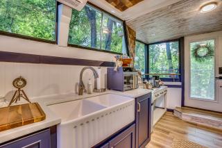 Hot Tub! Waverly Riverfront Converted Boat Cabin - 3