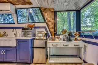 Hot Tub! Waverly Riverfront Converted Boat Cabin - 2
