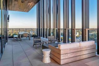 Luxury 1BR Natiivo Condo with Rooftop Pool and Lake Views on RaineySt - 6