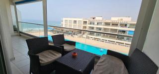Beachfront apartment with swimming pool - 9