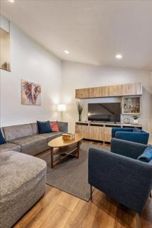 Sandy Ski-Massage-Patio - 2