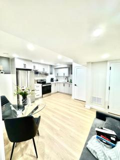 The Evening Mist 2BR Basement House - Whitby - 5