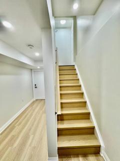 The Evening Mist 2BR Basement House - Whitby - 1