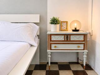 Maria Magdalena - Room 6 - 8
