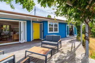 Little Blue Bach, Martinborough - 9