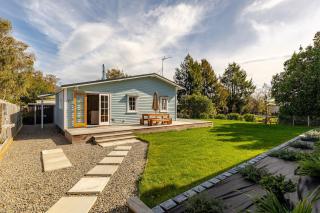 Cute Character Cottage - 0