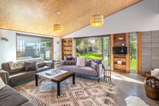Family Retreat, Martinborough - 8
