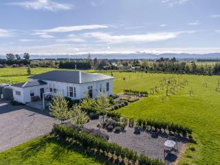The White House, Martinborough - 0