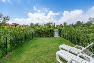 Houses and Apts. in Albarella 24882 - 5