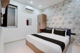 Hotel O RM Velvet Sec 18 Metro Station Rohini Delhi - 8