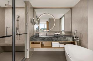 Courtyard by Marriott Guilin Downtown - 4