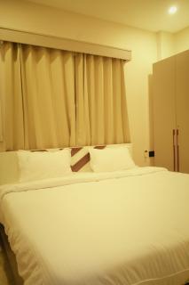 Heaven Crest - 127, Suites & Stays - 4