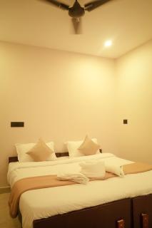 Heaven Crest - 127, Suites & Stays - 6
