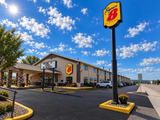 Super 8 by Wyndham Sturgis - 0