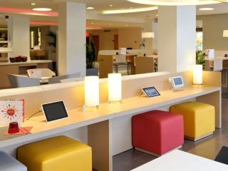 Ibis Cornella - 2