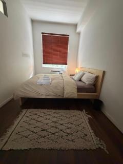 Room in a Luxury Loft near Jean-Talon Market - 0