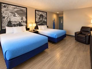 Super 8 by Wyndham Sturgis - 4