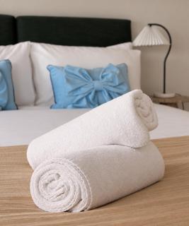 Broadbeach Escape with Resort Pool, Sauna & Skyline Views - 5