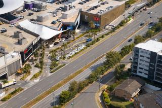 Broadbeach Escape with Resort Pool, Sauna & Skyline Views - 3