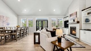 Four Sisters Cottage- Walk to Sister Bay, Fireplace, Ping Pong & More - 2