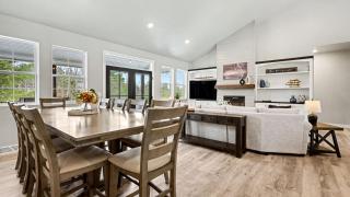 Four Sisters Cottage- Walk to Sister Bay, Fireplace, Ping Pong & More - 1