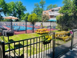1Br Elkins Park Apt With Balcony & Pool - 4