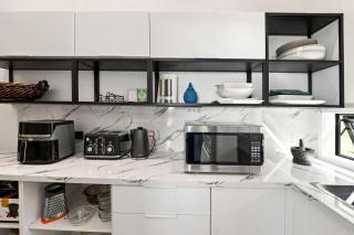 The Black Barn - Whakatane Holiday Home - 2