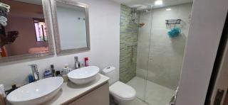2 Bdrms Lleras, Provenza Apt, 98 inch TV & Pool table - 6