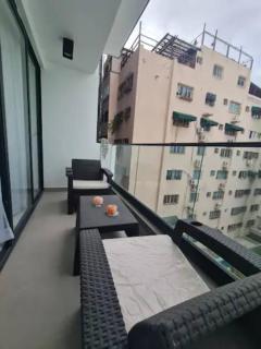 Stylish Metropolitan 2 bedroom apartment - 3
