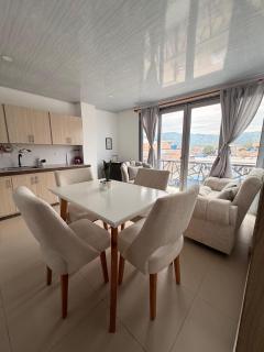 Apartamento Iluminado con excelente vista y Desayuno - 0