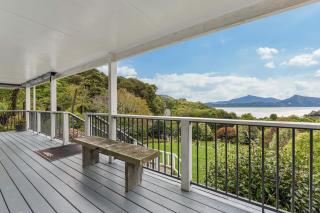 The Bay House - Moetapu Holiday Home - 7