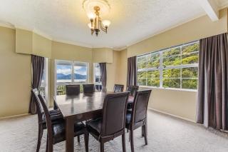 The Bay House - Moetapu Holiday Home - 1