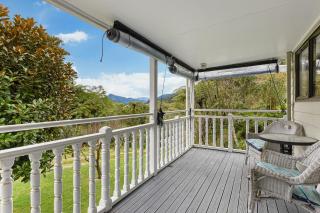 Treetops & Tide Cottage - Moetapu Holiday Home - 7