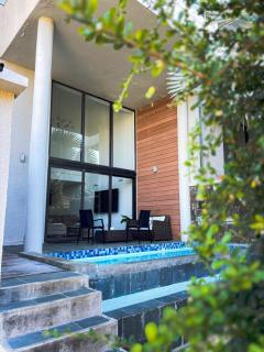 Sea View Villa & Private Pool, Bain Boeuf - 5
